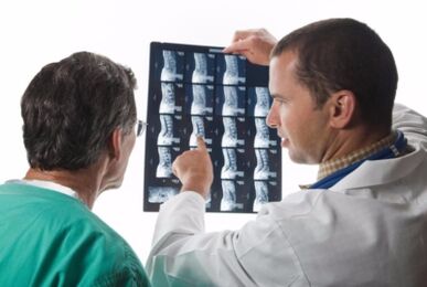 Doktor omurga resimleri görünüyor