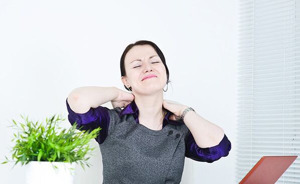 osteokondroz nedeniyle boyun ağrısı fotoğraf 2